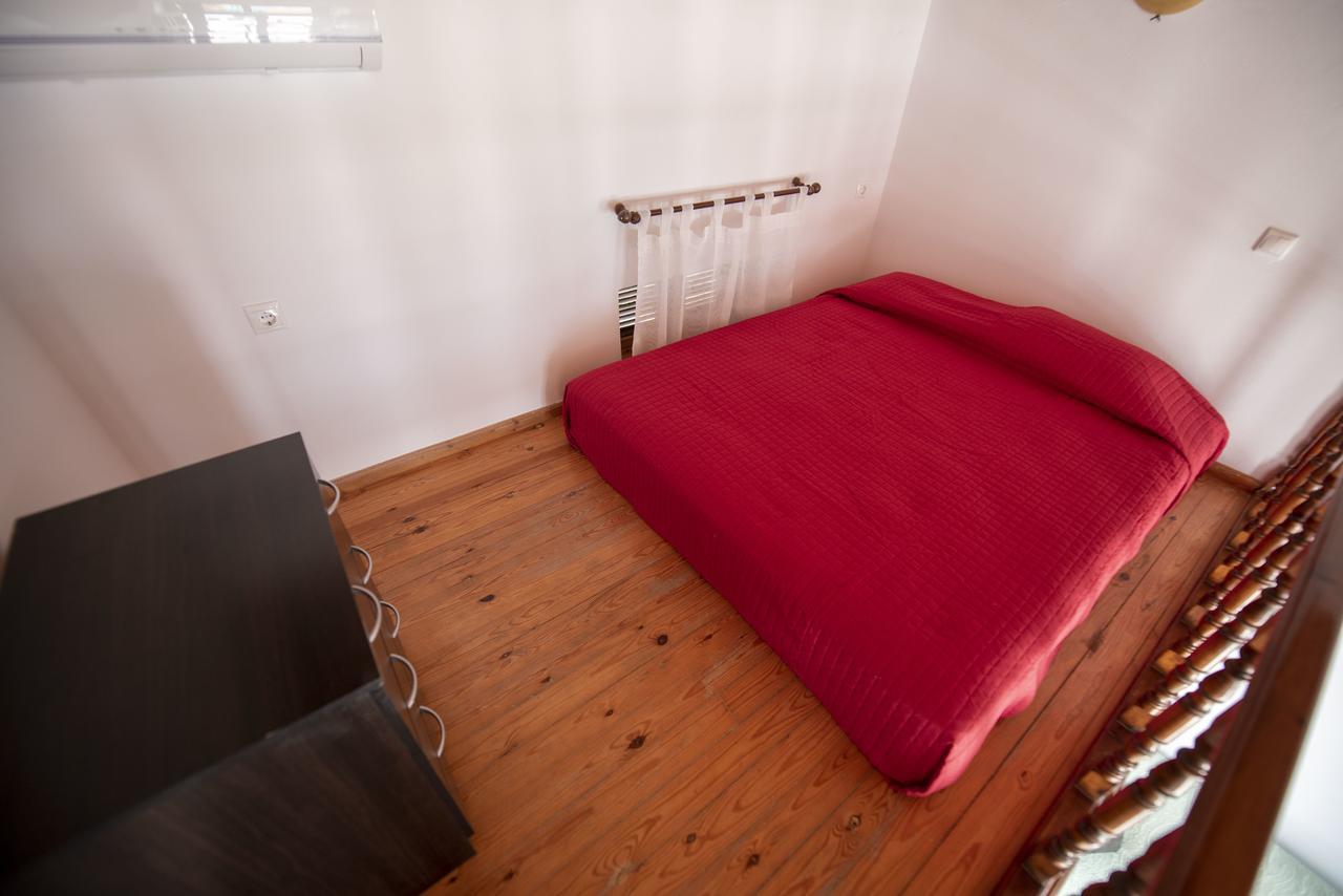 Roulas Apartment *